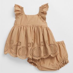 Baby Gap Newborn Girl Eyelet 2-piece Set NWT embroidered Brown